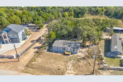 107 Los Cueva Road, Elgin, TX 78621 - Photo 4