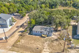 107 Los Cueva Rd, Elgin, TX 78621 - Photo 4