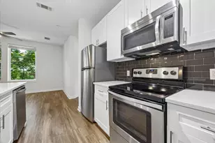 1900 Barton Springs Rd, Austin, TX 78704 - Photo 10