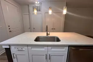 1900 Barton Springs Rd, Austin, TX 78704 - Photo 18