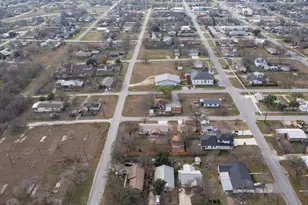 209 E Rector St, Manor, TX 78653 - Photo 30