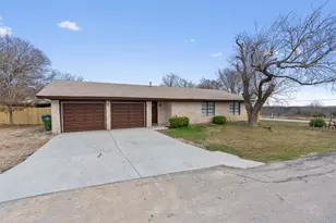 209 E Rector St, Manor, TX 78653 - Photo 1