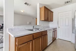 242 Challenger, Kyle, TX 78640 - Photo 8