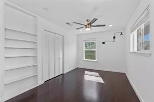 3001 Catalina Dr, Austin, TX 78741 - Photo 14