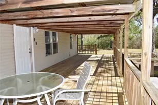 129 Suzanne Dr, Bastrop, TX 78602 - Photo 2