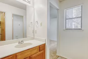 7802B Topawa Cove, Austin, TX 78729 - Photo 10