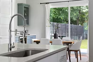 1103 Saucedo St, Austin, TX 78721 - Photo 20