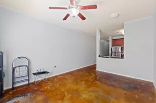 910 W 25th St, Austin, TX 78705 - Photo 4
