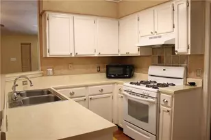 7422 Dallas Dr, Austin, TX 78729 - Photo 6
