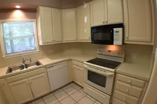 2100 San Gabriel St, Austin, TX 78705 - Photo 4