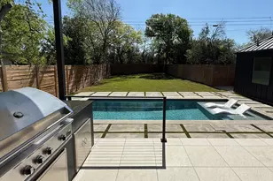 3205 Dolphin Dr, Austin, TX 78704 - Photo 4