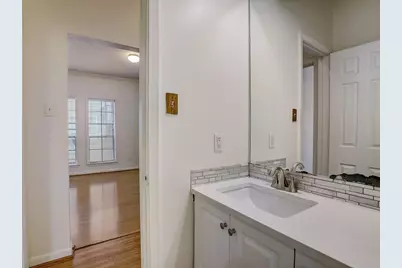 711 W 21st Street #206, Austin, TX 78705 - Photo 18