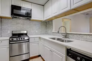711 W 21st St, Austin, TX 78705 - Photo 1