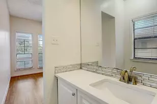 711 W 21st St, Austin, TX 78705 - Photo 16