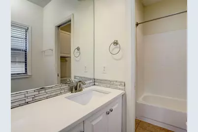 711 W 21st Street #206, Austin, TX 78705 - Photo 14