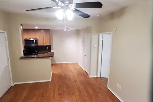 114 E 31st St, Austin, TX 78705 - Photo 2