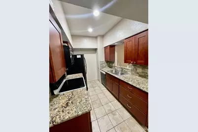 421 W San Antonio Street #J1, San Marcos, TX 78666 - Photo 6