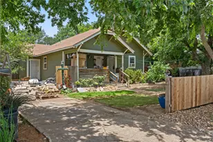 905 W 10th St, Georgetown, TX 78626 - Photo 2