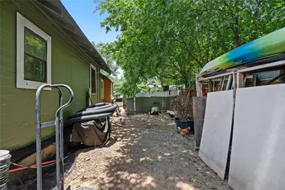 905 W 10th Street, Georgetown, TX 78626 - Photo 8