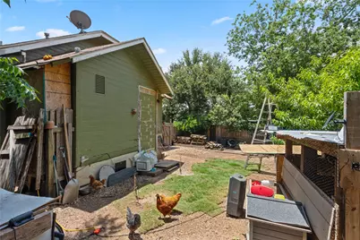 905 W 10th Street, Georgetown, TX 78626 - Photo 10