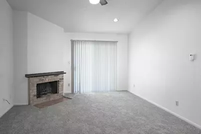 421 W San Antonio Street #E4, San Marcos, TX 78666 - Photo 4