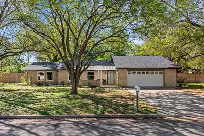 908 Merritt Drive, Lockhart, TX 78644 - Photo 2