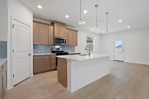 348 Glocken Ln, Kyle, TX 78640 - Photo 8