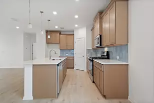 348 Glocken Ln, Kyle, TX 78640 - Photo 10