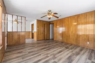 708 Hunter Dr, Rockdale, TX 76567 - Photo 4