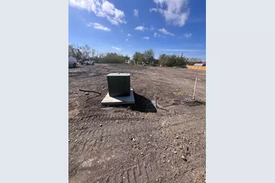 704 E Pecan Street, Granger, TX 76530 - Photo 2