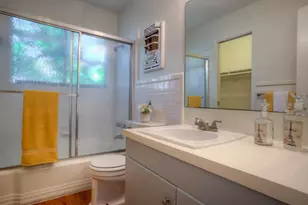 302 E 34th St, Austin, TX 78705 - Photo 4