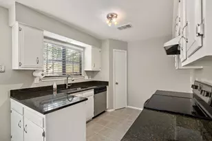 12302 Havelock Dr, Austin, TX 78759 - Photo 14