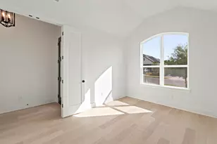 545 High Smt Dr, Georgetown, TX 78628 - Photo 10