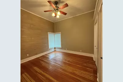 1604 S Austin Avenue, Georgetown, TX 78626 - Photo 12