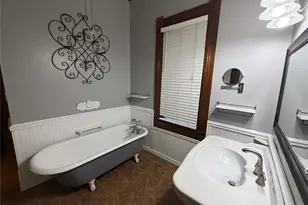1604 S Austin Ave, Georgetown, TX 78626 - Photo 18