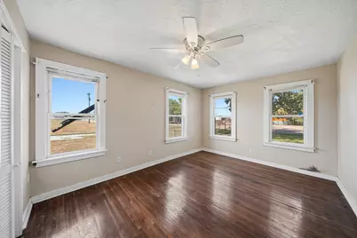 127 N Amthor Street, Bellville, TX 77418 - Photo 14