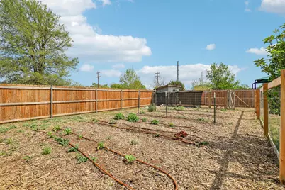 2415 Wilson Street, Bastrop, TX 78602 - Photo 34