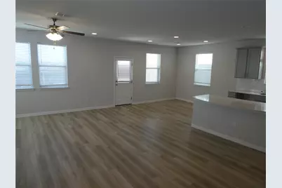 10906 Sentinel Drive, Austin, TX 78747 - Photo 4