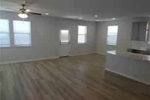 10906 Sentinel Dr, Austin, TX 78747 - Photo 4