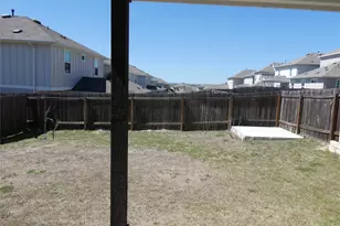 10906 Sentinel Dr, Austin, TX 78747 - Photo 14