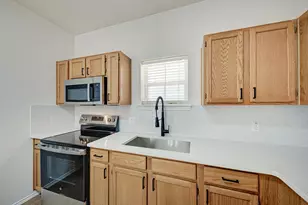 407 Bent Wood Dr, Leander, TX 78641 - Photo 2