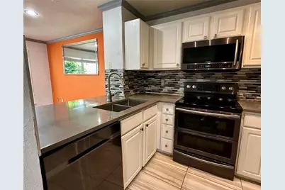 2018 W Rundberg Lane #5B, Austin, TX 78758 - Photo 4