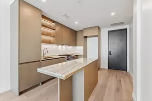 610 Davis St, Austin, TX 78701 - Photo 2