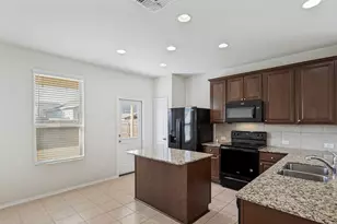 137 Miracle Dr, Jarrell, TX 76537 - Photo 8