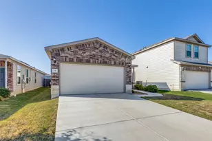 137 Miracle Dr, Jarrell, TX 76537 - Photo 4