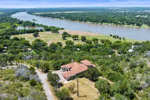 301 Circle Dr, Horseshoe Bay, TX 78657 - Photo 4