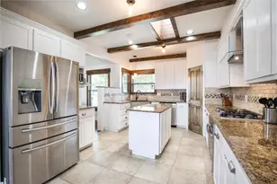 11209 Southwest Oaks Dr, Austin, TX 78737 - Photo 10