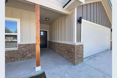 754 W. Columbus Street, Giddings, TX 78942 - Photo 4
