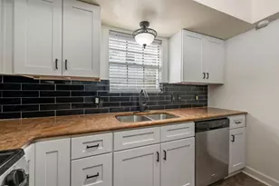 6107 Bullard Dr, Austin, TX 78757 - Photo 20