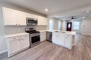 1076 Shadow Creek Blvd, Buda, TX 78610 - Photo 6